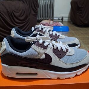 Men's Stylish Sneakers - Black and Gray